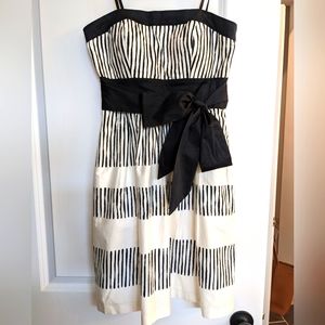 Max and Cleo White and Black Size 2 Strapless Dress